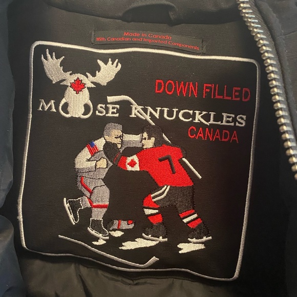 Men’s Moose Knuckles Winter Bomber Jacket - Picture 4 of 5